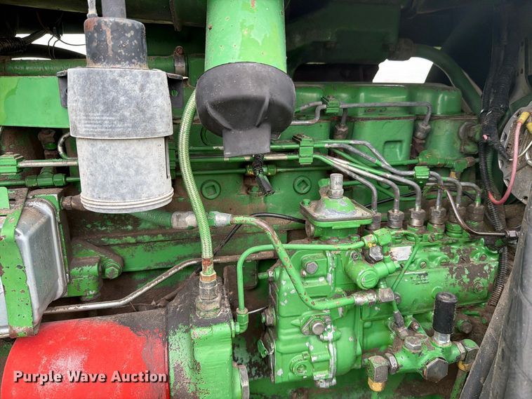 image for item EI7798 1985 John Deere 4450 tractor