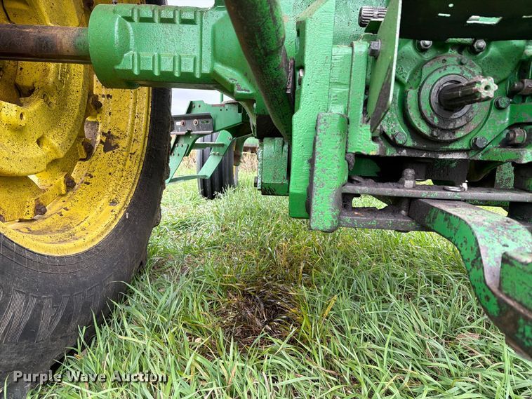 image for item EI7798 1985 John Deere 4450 tractor