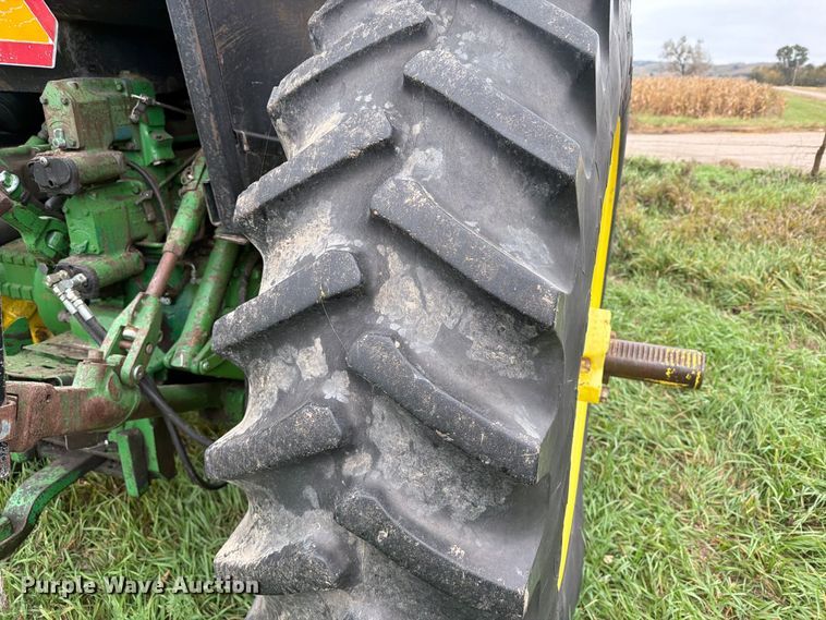image for item EI7798 1985 John Deere 4450 tractor