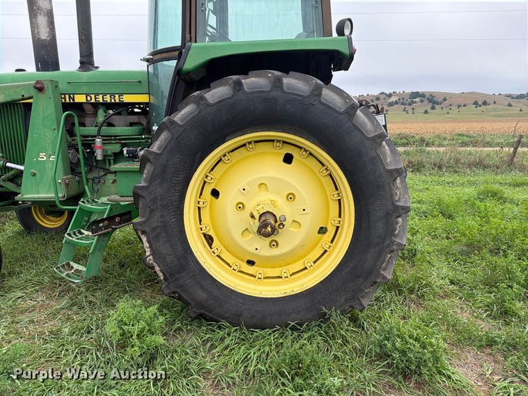 image for item EI7798 1985 John Deere 4450 tractor