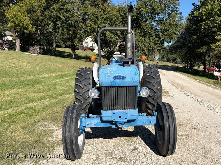 image for item EL0995 1993 Ford 3930 tractor
