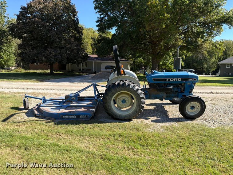 image for item EL0995 1993 Ford 3930 tractor