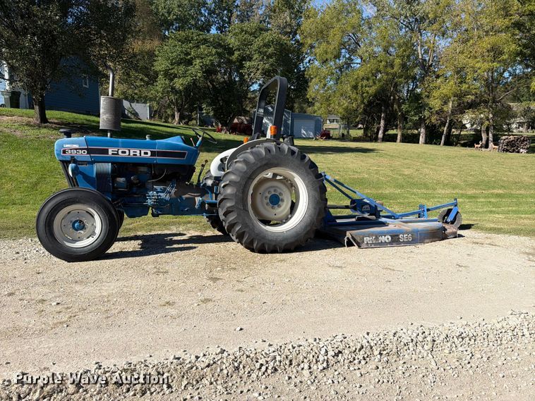 image for item EL0995 1993 Ford 3930 tractor