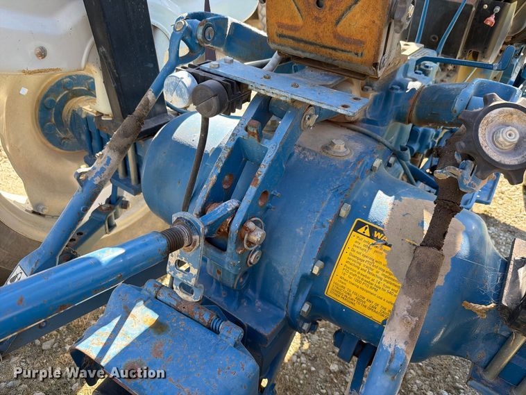 image for item EL0995 1993 Ford 3930 tractor