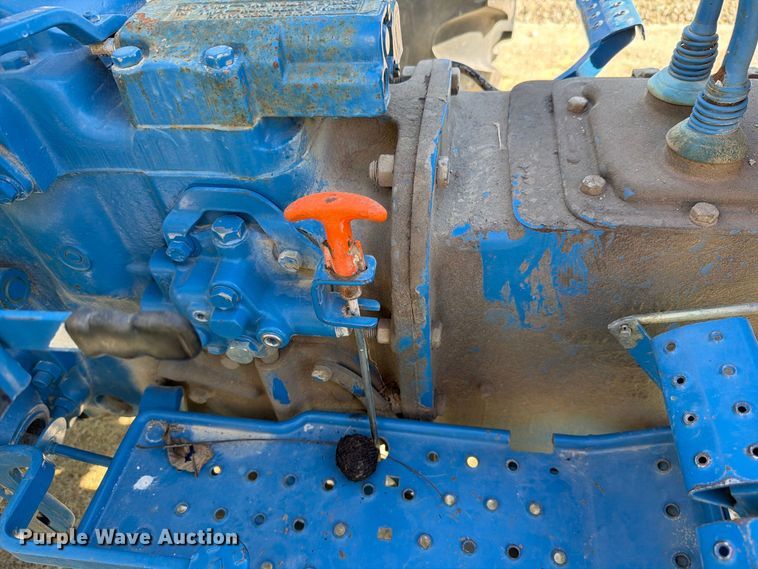 image for item EL0995 1993 Ford 3930 tractor