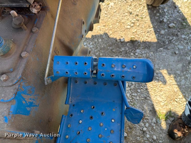 image for item EL0995 1993 Ford 3930 tractor