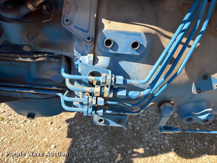 image for item EL0995 1993 Ford 3930 tractor