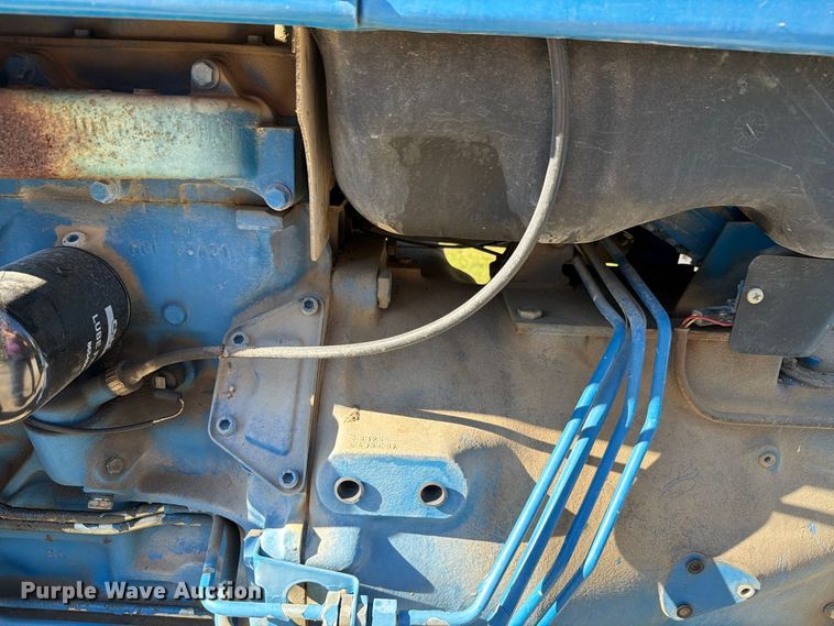 image for item EL0995 1993 Ford 3930 tractor