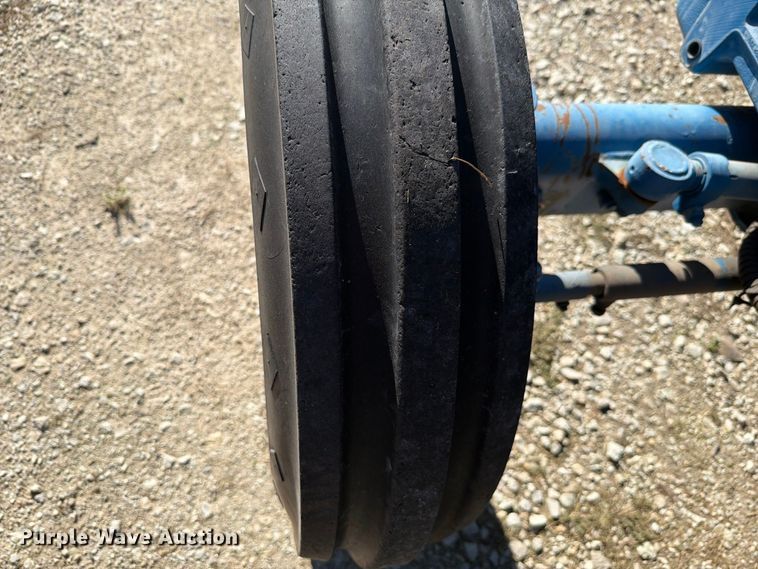 image for item EL0995 1993 Ford 3930 tractor