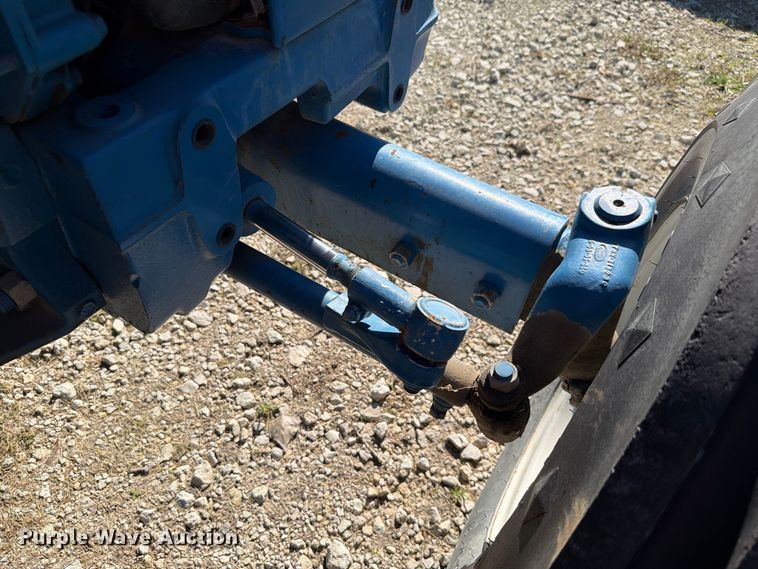 image for item EL0995 1993 Ford 3930 tractor