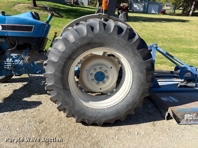 image for item EL0995 1993 Ford 3930 tractor