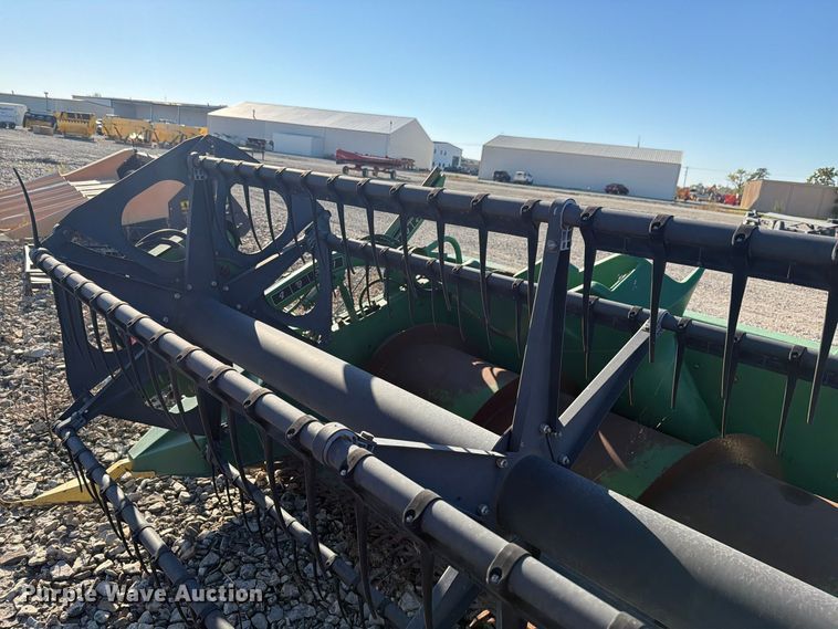 image for item EL1087 John Deere 920 flex head
