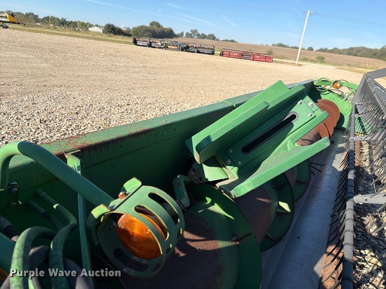 image for item EL1087 John Deere 920 flex head