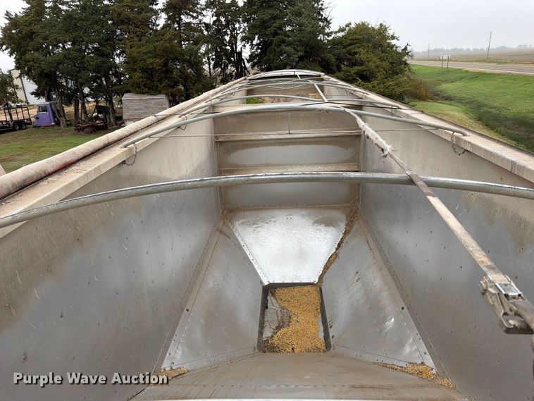 image for item EP7947 2014 Timpte Super Hopper grain trailer