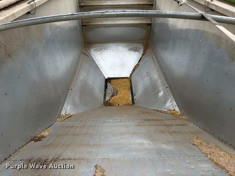 image for item EP7947 2014 Timpte Super Hopper grain trailer