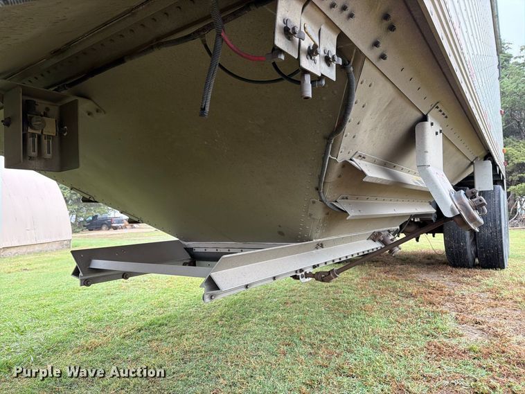 image for item EP7947 2014 Timpte Super Hopper grain trailer