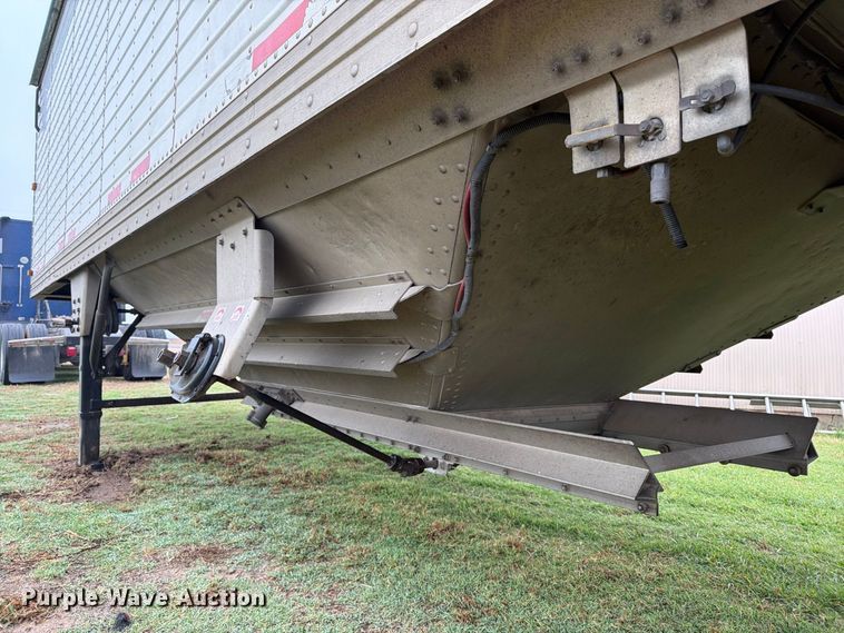 image for item EP7947 2014 Timpte Super Hopper grain trailer