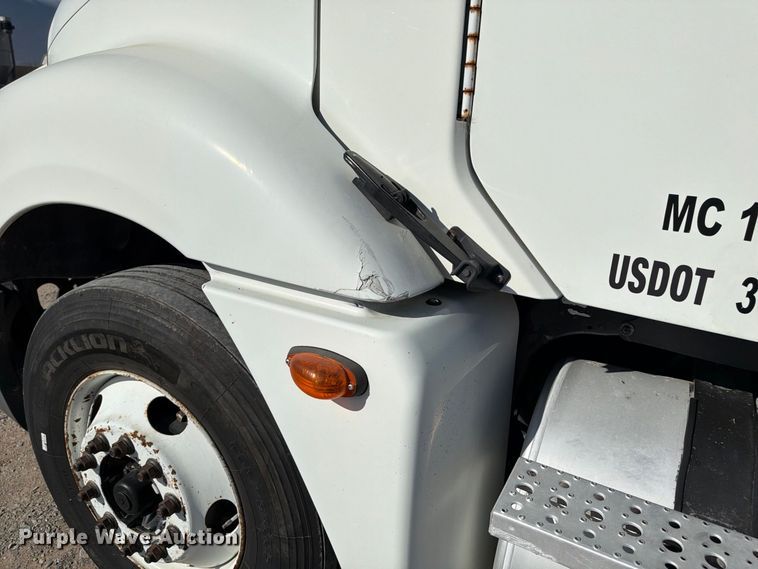 image for item ER3474 2004 Freightliner Columbia 120 fertilizer tender truck