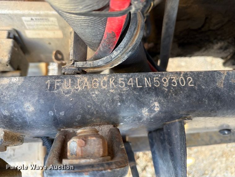 image for item ER3474 2004 Freightliner Columbia 120 fertilizer tender truck