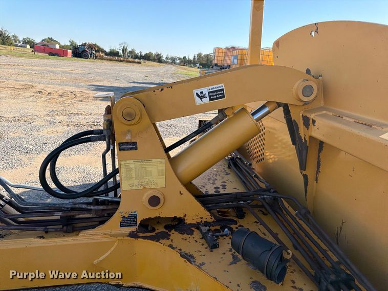 image for item ER3479 2014 John Deere 1812C scraper
