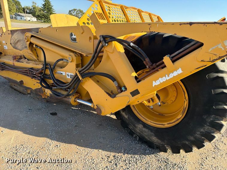 image for item ER3479 2014 John Deere 1812C scraper