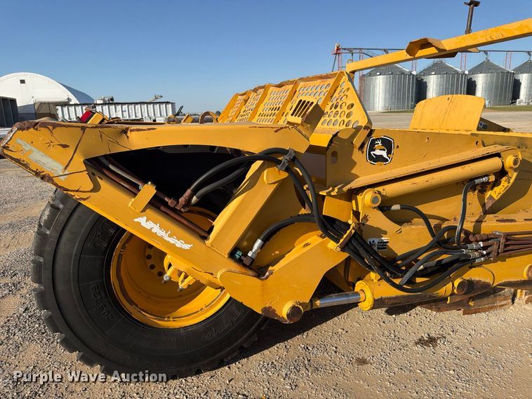 image for item ER3479 2014 John Deere 1812C scraper