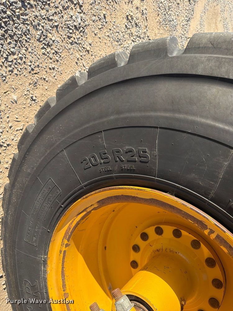 image for item ER3479 2014 John Deere 1812C scraper