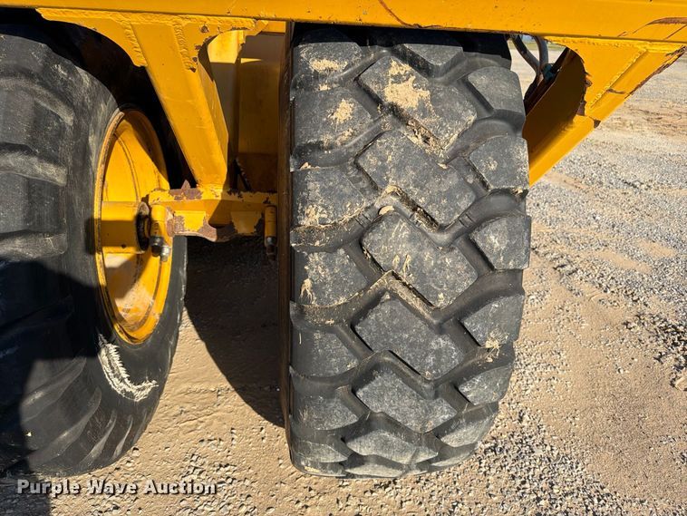 image for item ER3479 2014 John Deere 1812C scraper