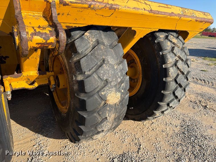 image for item ER3479 2014 John Deere 1812C scraper