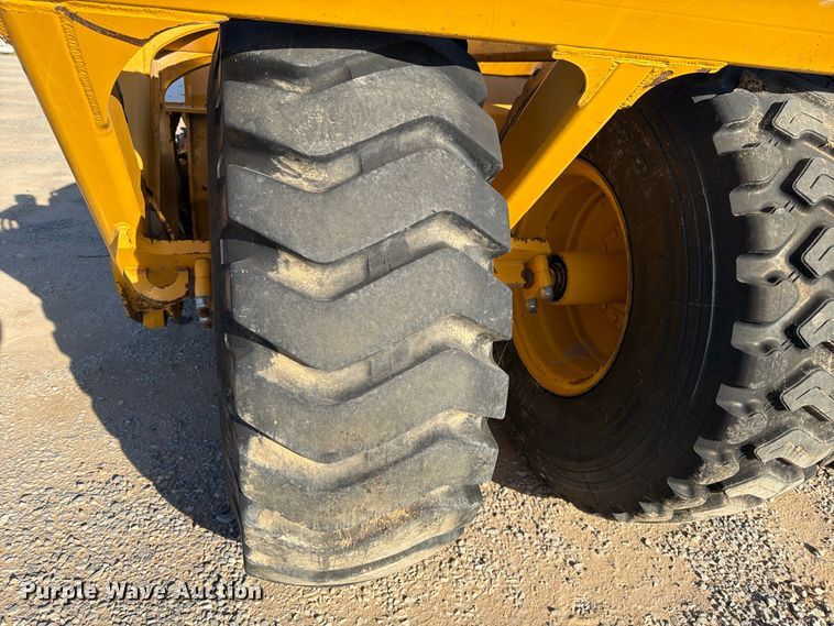 image for item ER3479 2014 John Deere 1812C scraper
