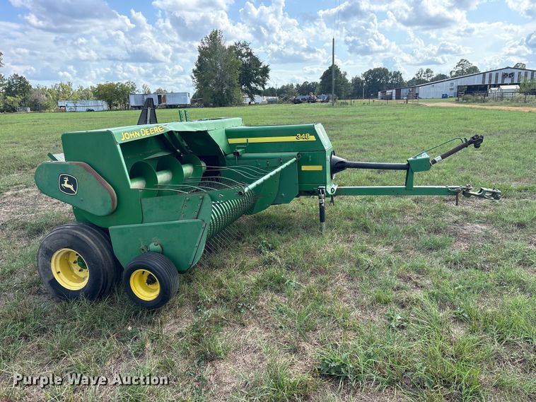 image for item ES8289 2016 John Deere 348W-14X18 Rect BLR small square baler