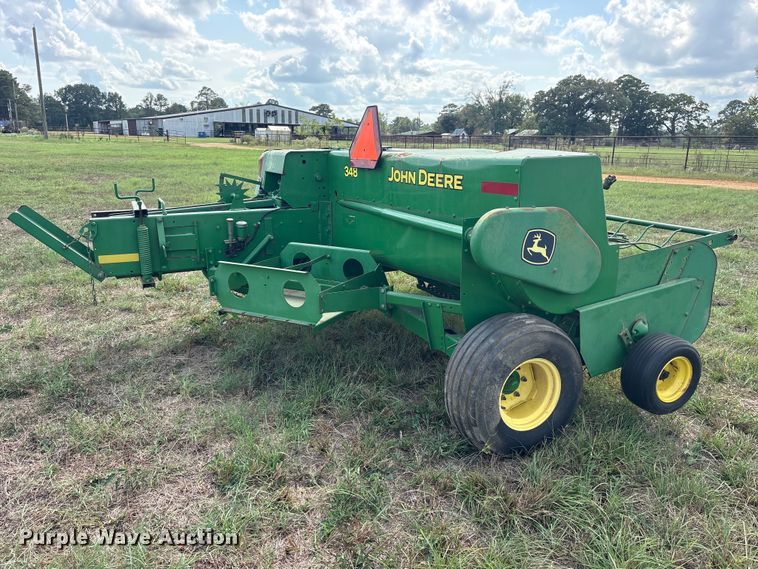 image for item ES8289 2016 John Deere 348W-14X18 Rect BLR small square baler