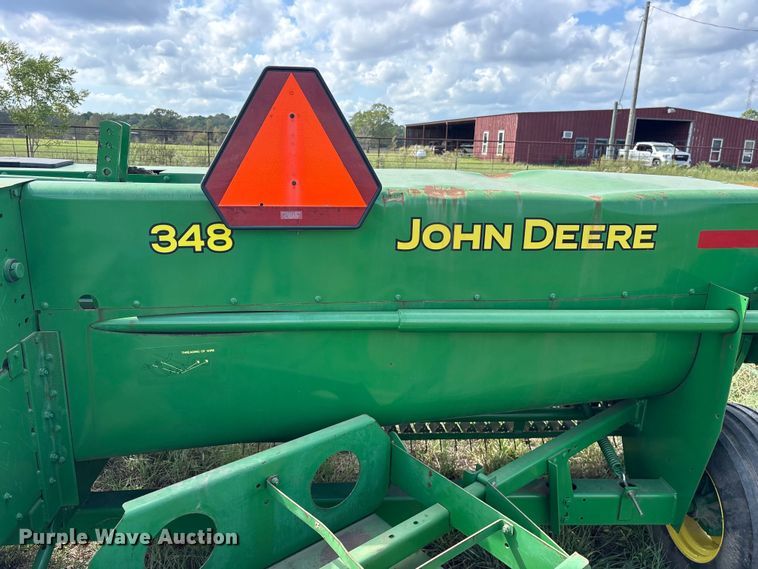 image for item ES8289 2016 John Deere 348W-14X18 Rect BLR small square baler