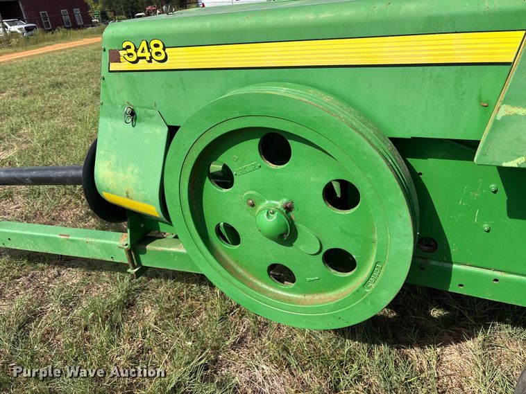 image for item ES8289 2016 John Deere 348W-14X18 Rect BLR small square baler