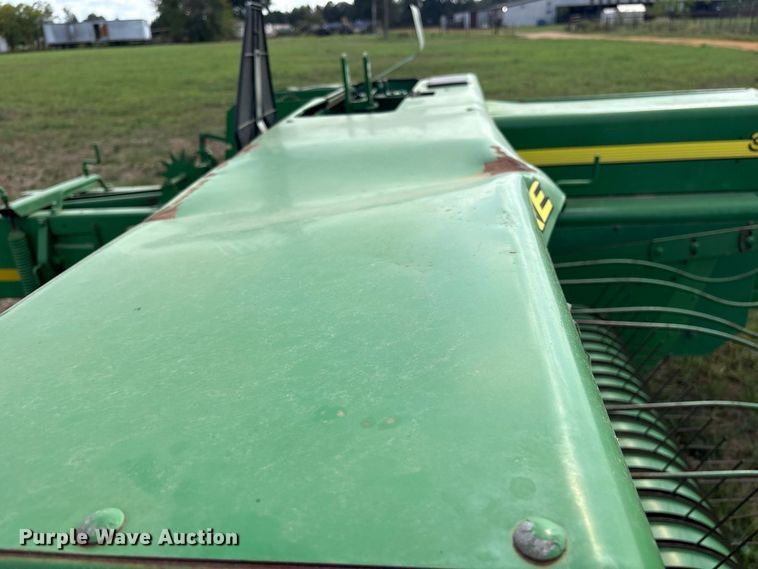 image for item ES8289 2016 John Deere 348W-14X18 Rect BLR small square baler