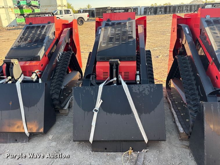 image for item ES8337 2024 Erie SCL850 compact utility loader