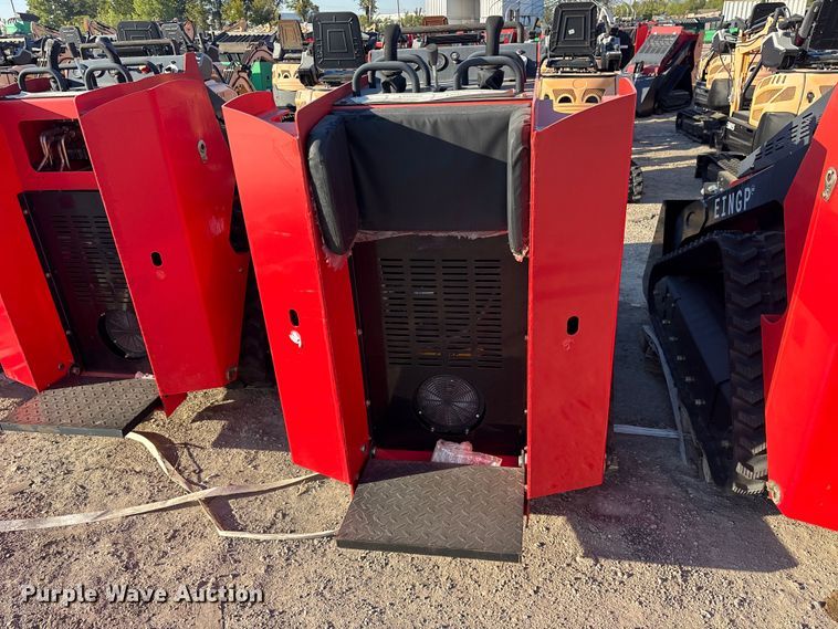 image for item ES8337 2024 Erie SCL850 compact utility loader