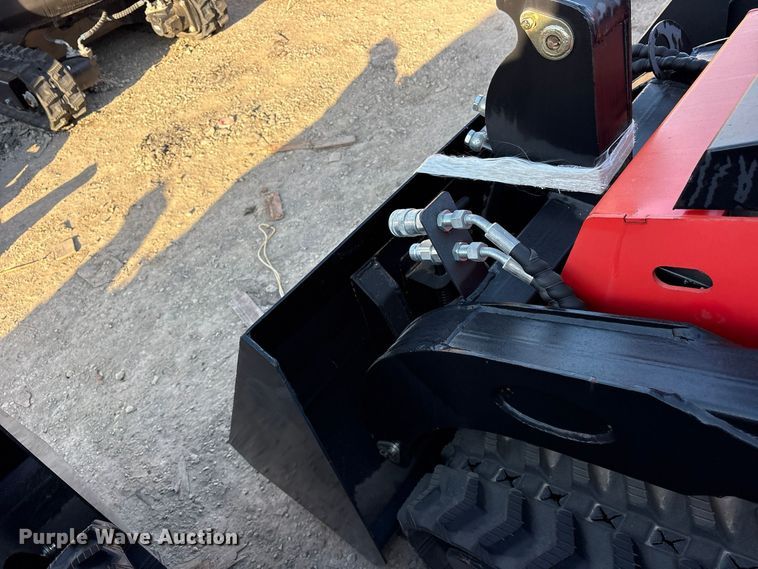 image for item ES8337 2024 Erie SCL850 compact utility loader
