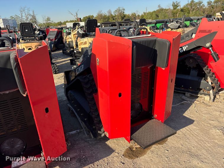 image for item ES8338 2024 Erie SCL850 compact utility loader