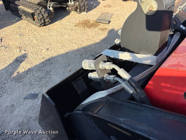 image for item ES8338 2024 Erie SCL850 compact utility loader