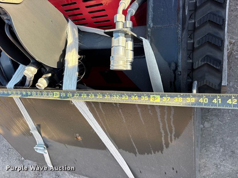 image for item ES8338 2024 Erie SCL850 compact utility loader