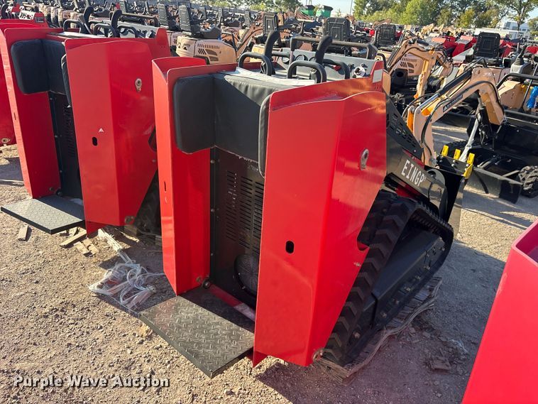 image for item ES8340 2024 Erie SCL850 compact utility loader