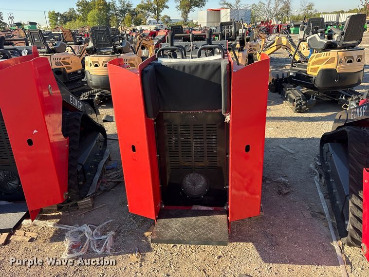 image for item ES8340 2024 Erie SCL850 compact utility loader