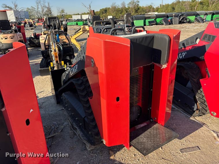 image for item ES8340 2024 Erie SCL850 compact utility loader