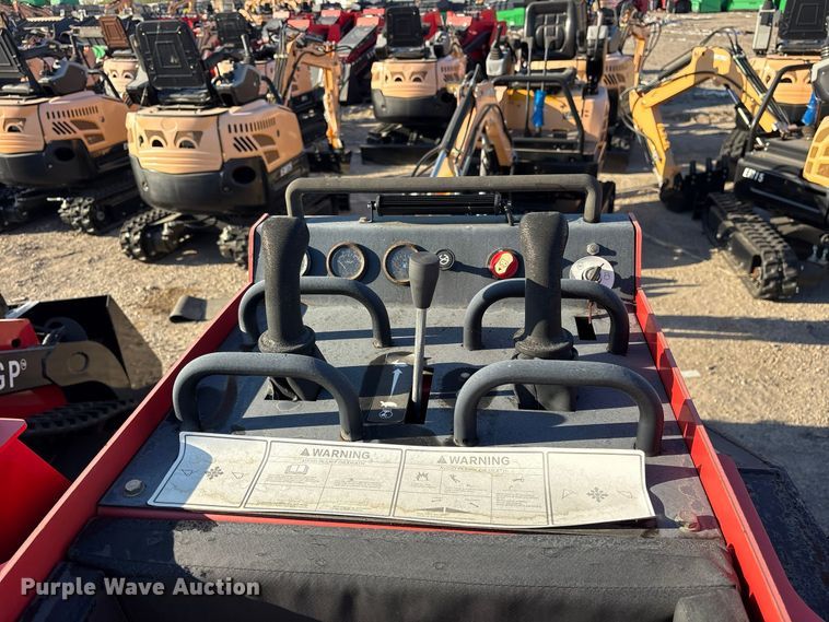 image for item ES8340 2024 Erie SCL850 compact utility loader