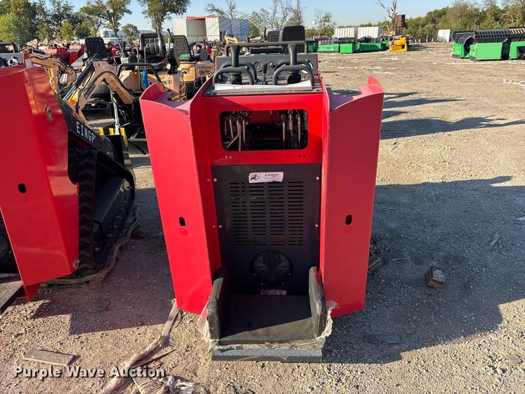 image for item ES8341 2024 Erie SCL850 compact utility loader