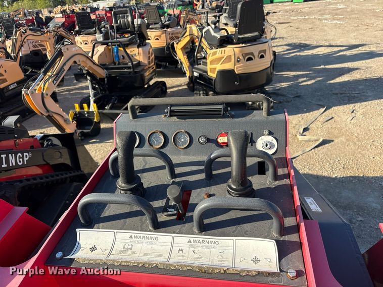 image for item ES8341 2024 Erie SCL850 compact utility loader