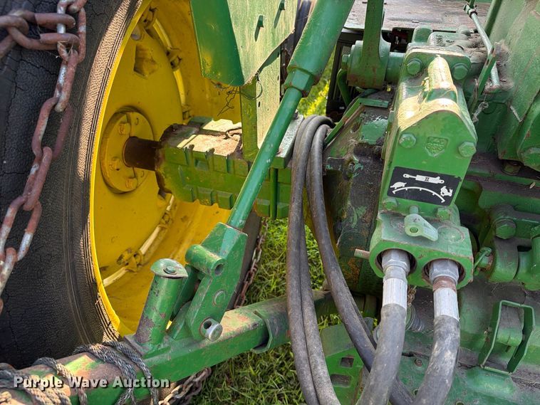 image for item EX1049 1972 John Deere 4000 tractor