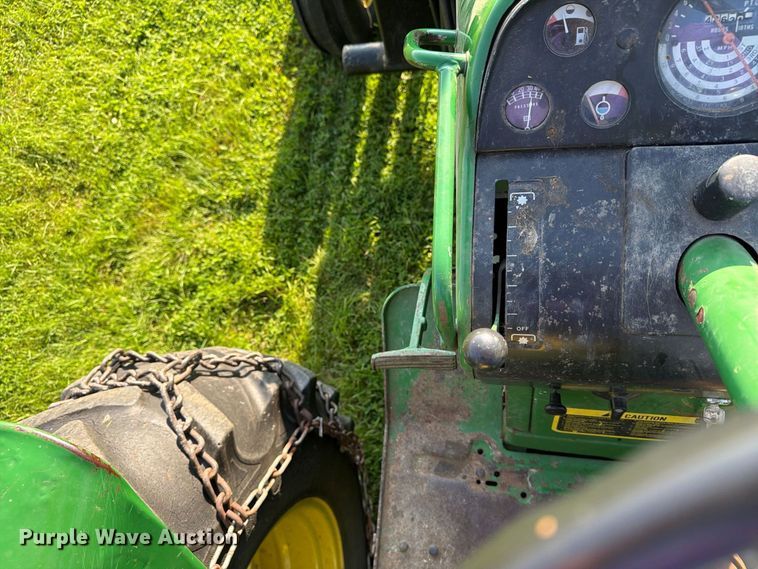image for item EX1049 1972 John Deere 4000 tractor
