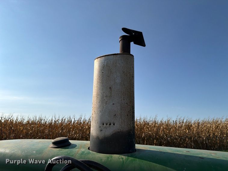 image for item EX1049 1972 John Deere 4000 tractor